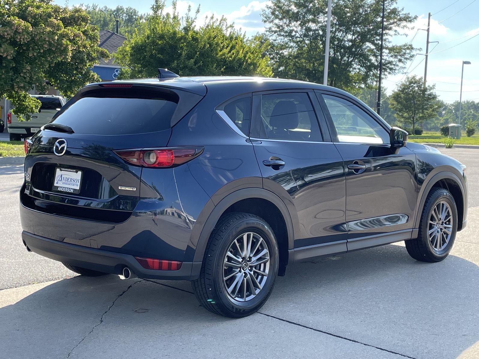 Vehicle photo 7