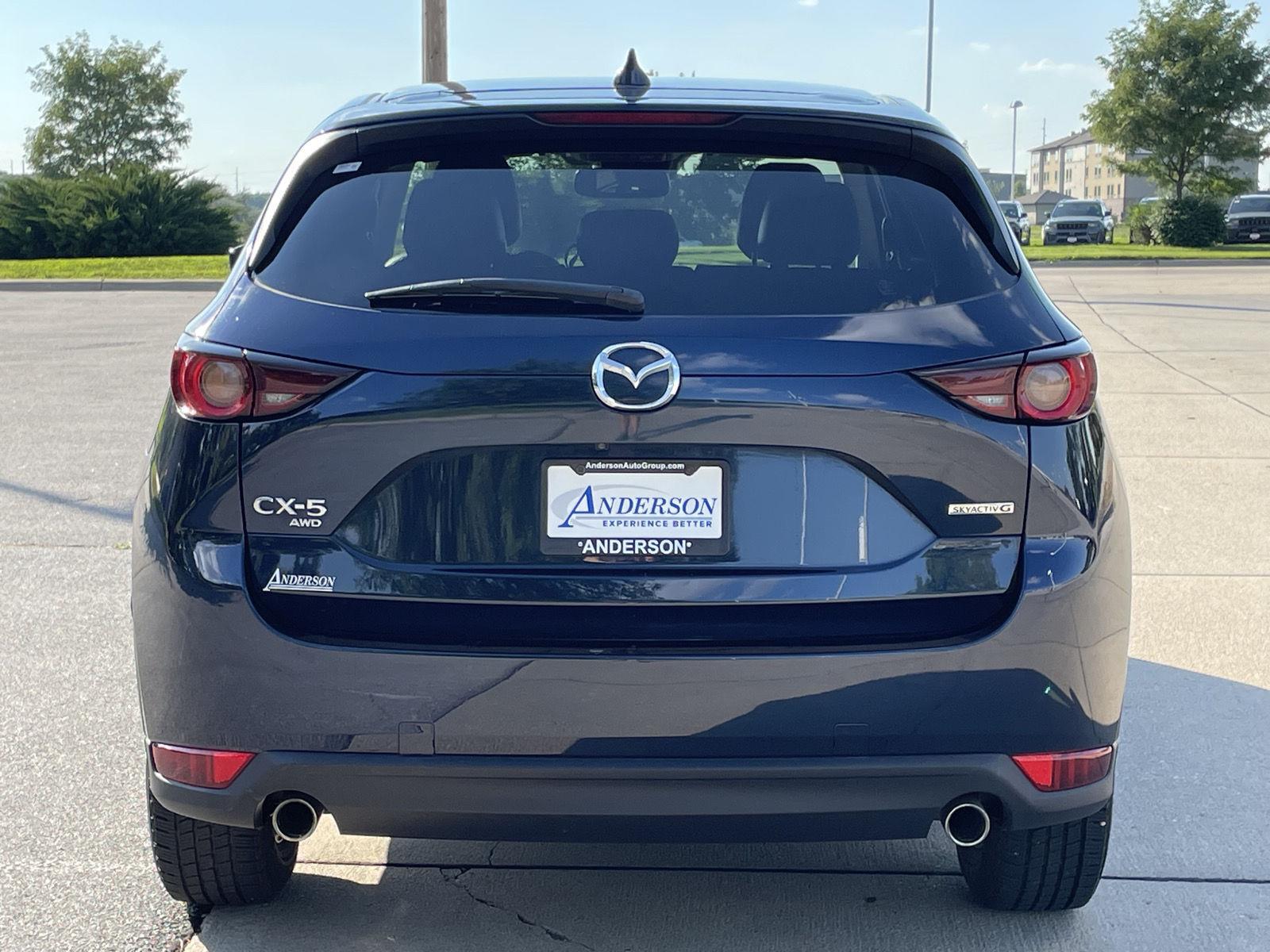 Vehicle photo 8