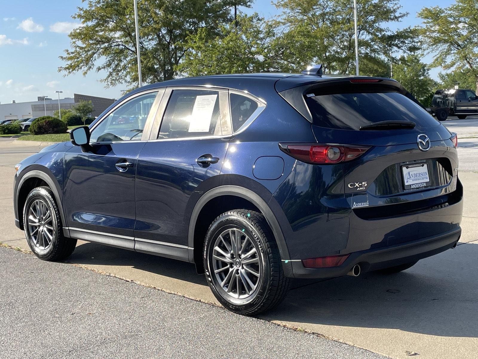 Vehicle photo 9
