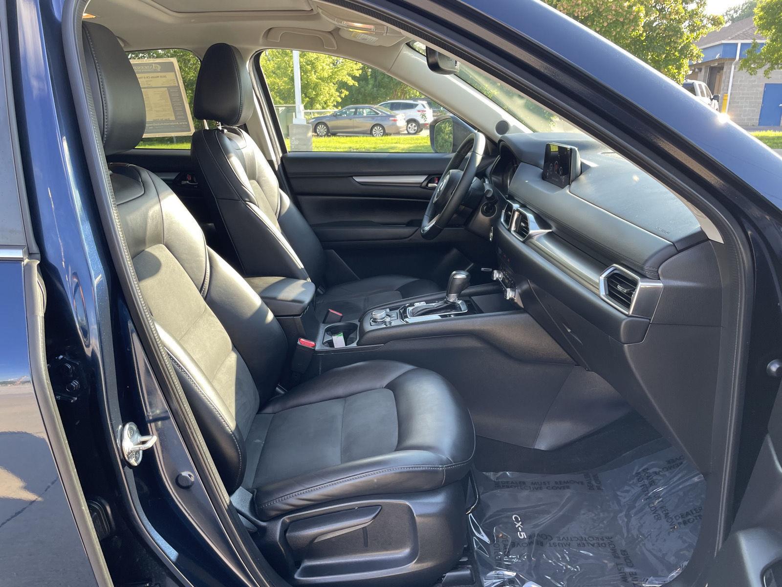 Vehicle photo 19