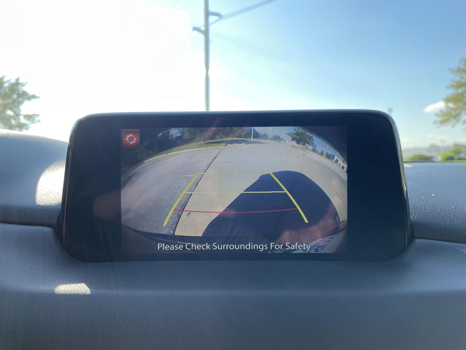 Vehicle photo 23