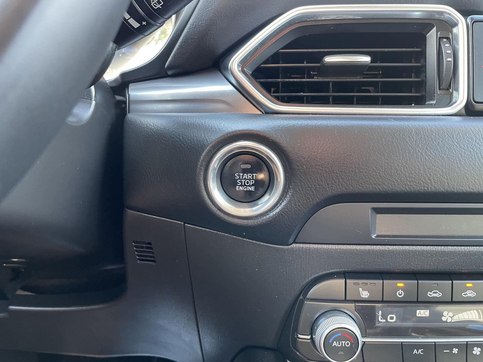 Vehicle photo 24