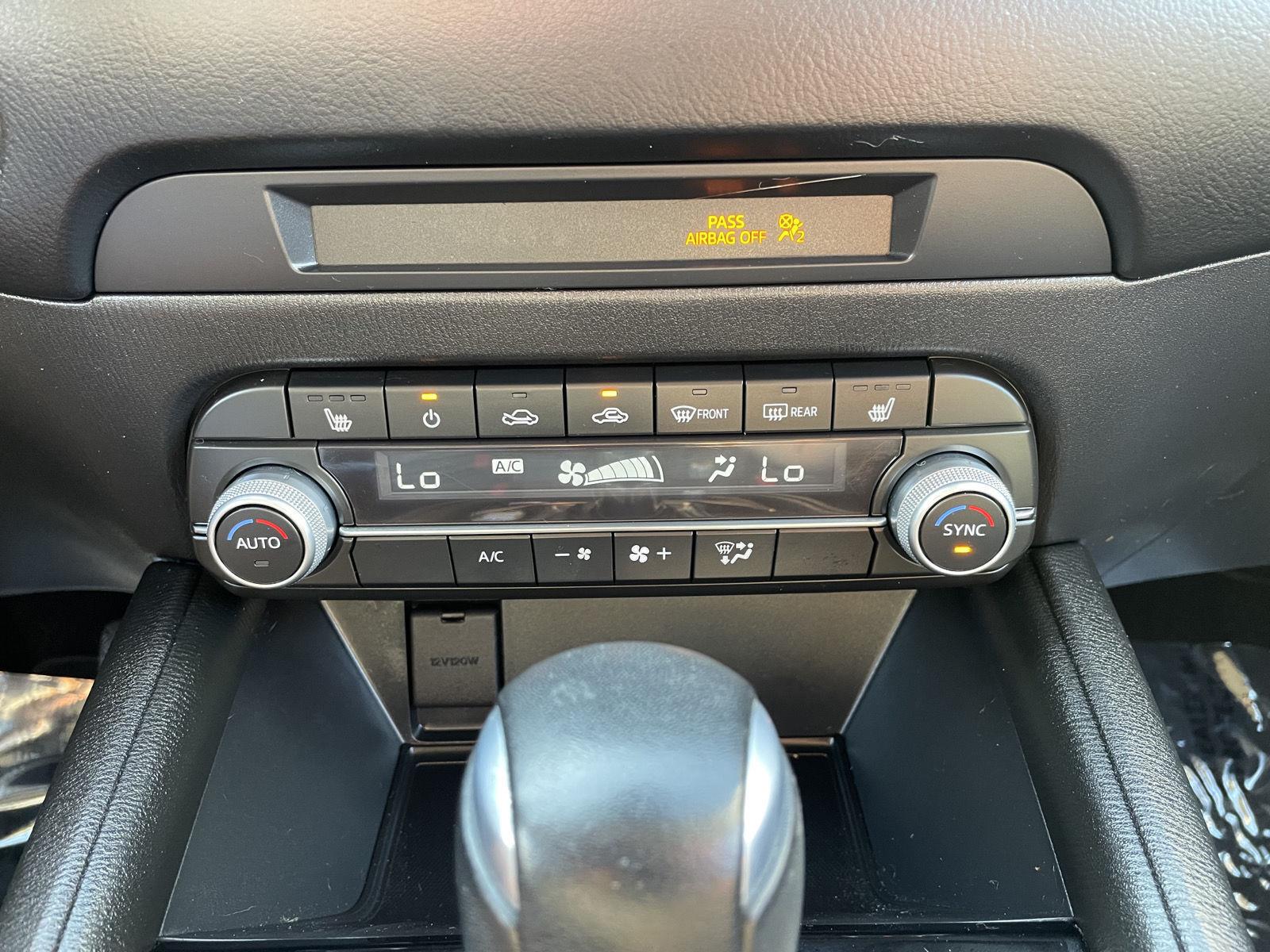 Vehicle photo 25