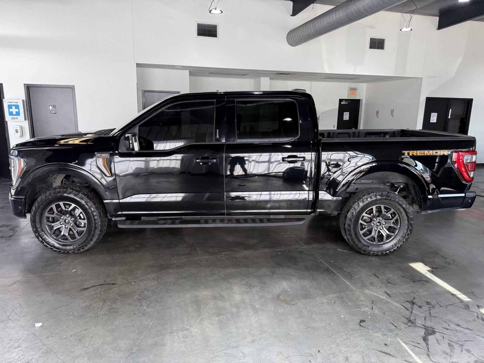 Vehicle photo 2