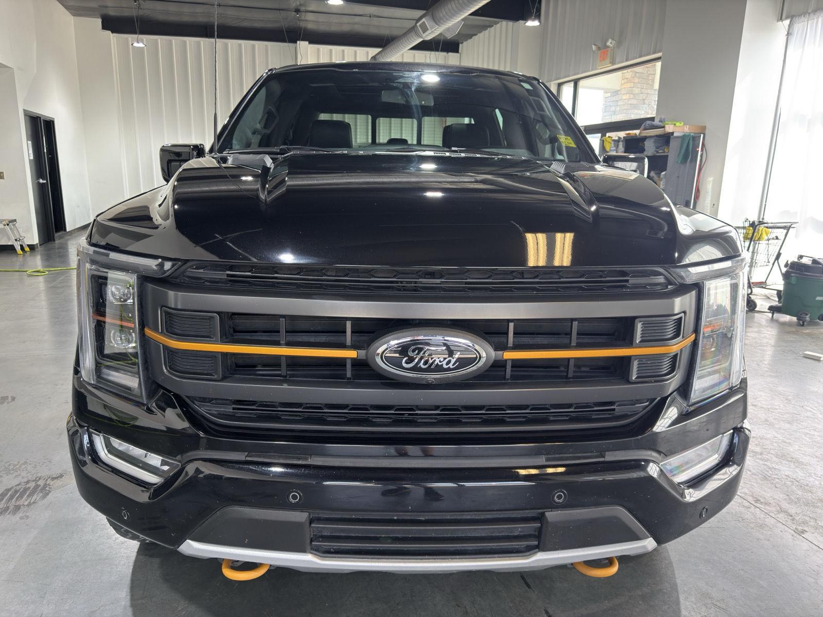 Vehicle photo 4