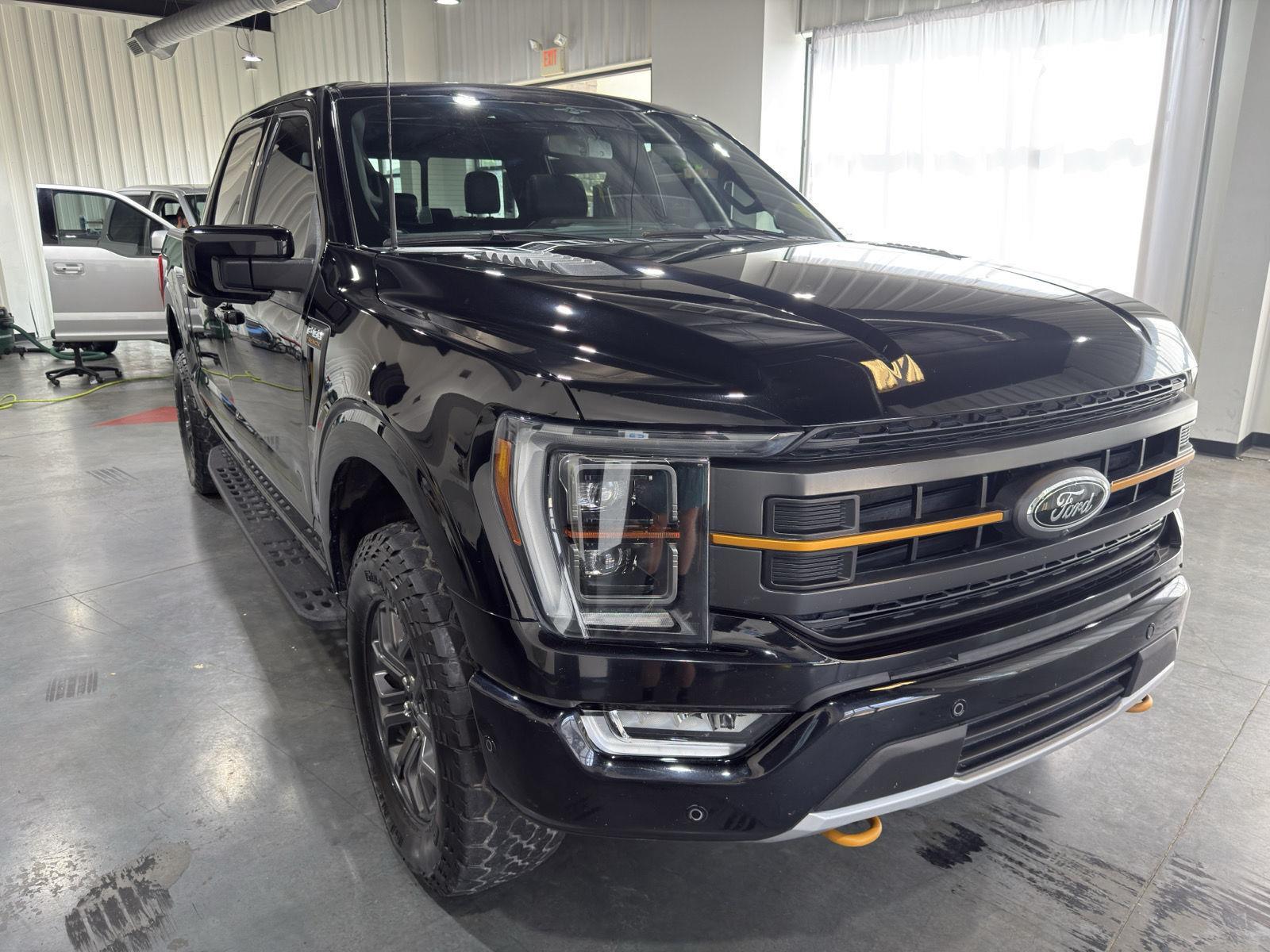 Vehicle photo 5