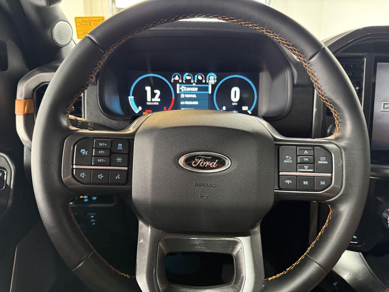 Vehicle photo 11