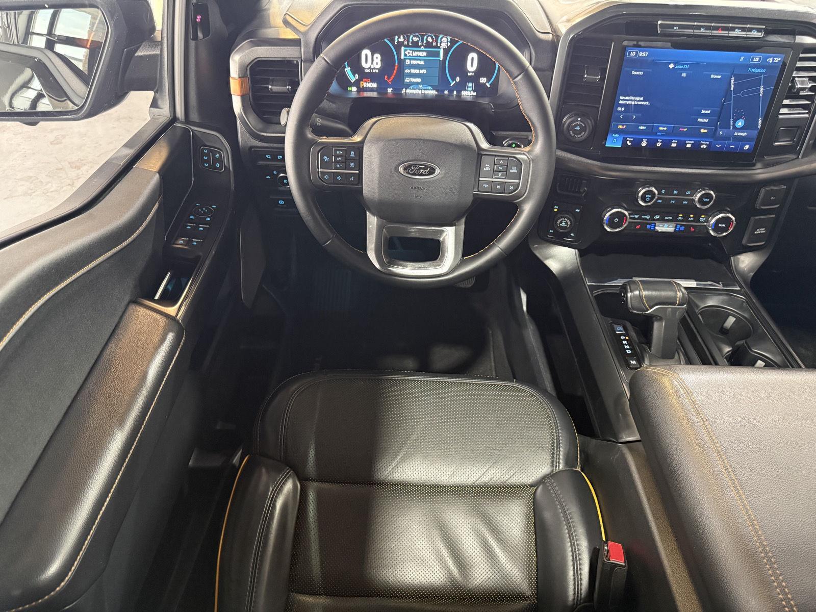 Vehicle photo 17