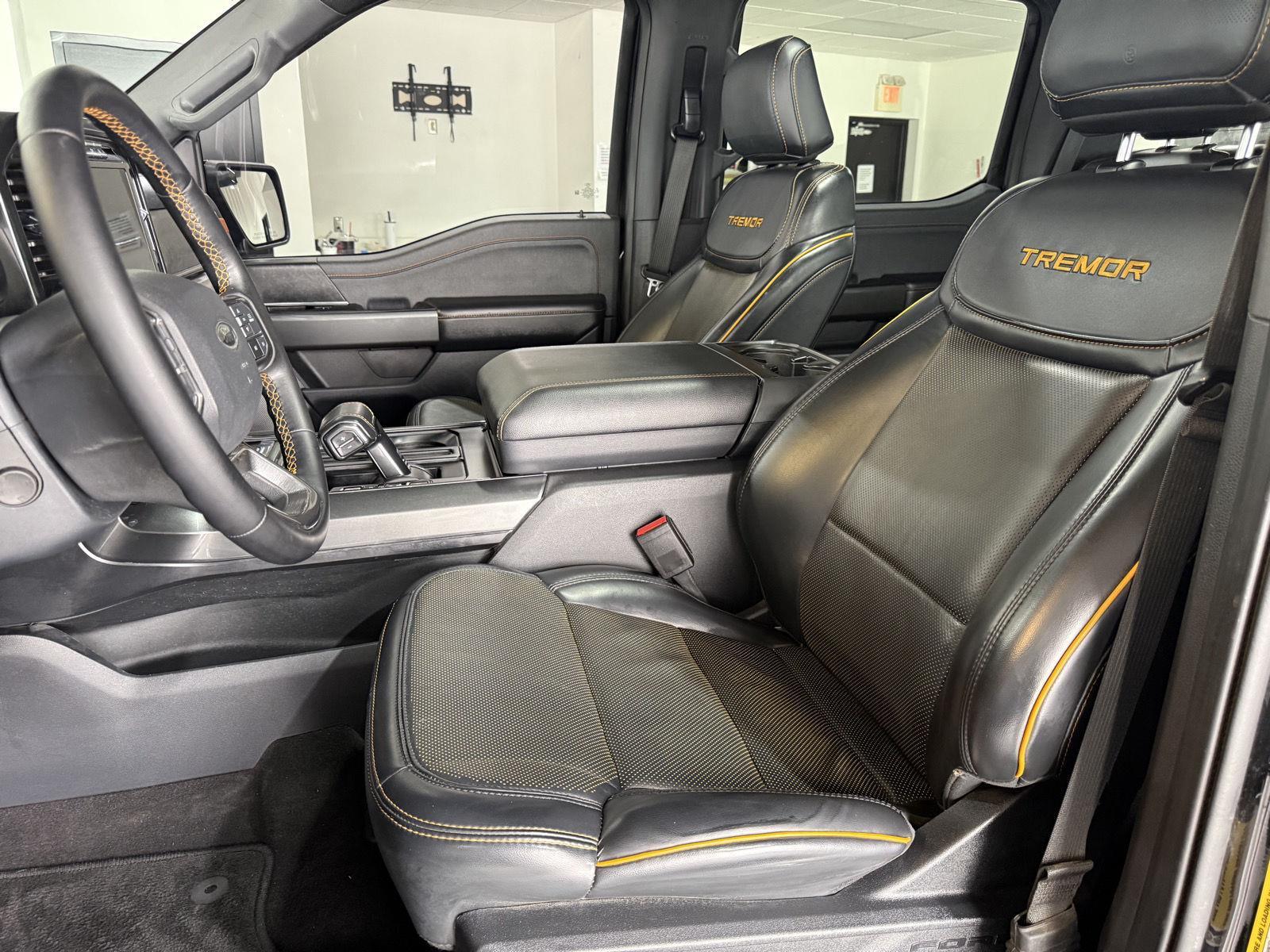 Vehicle photo 18