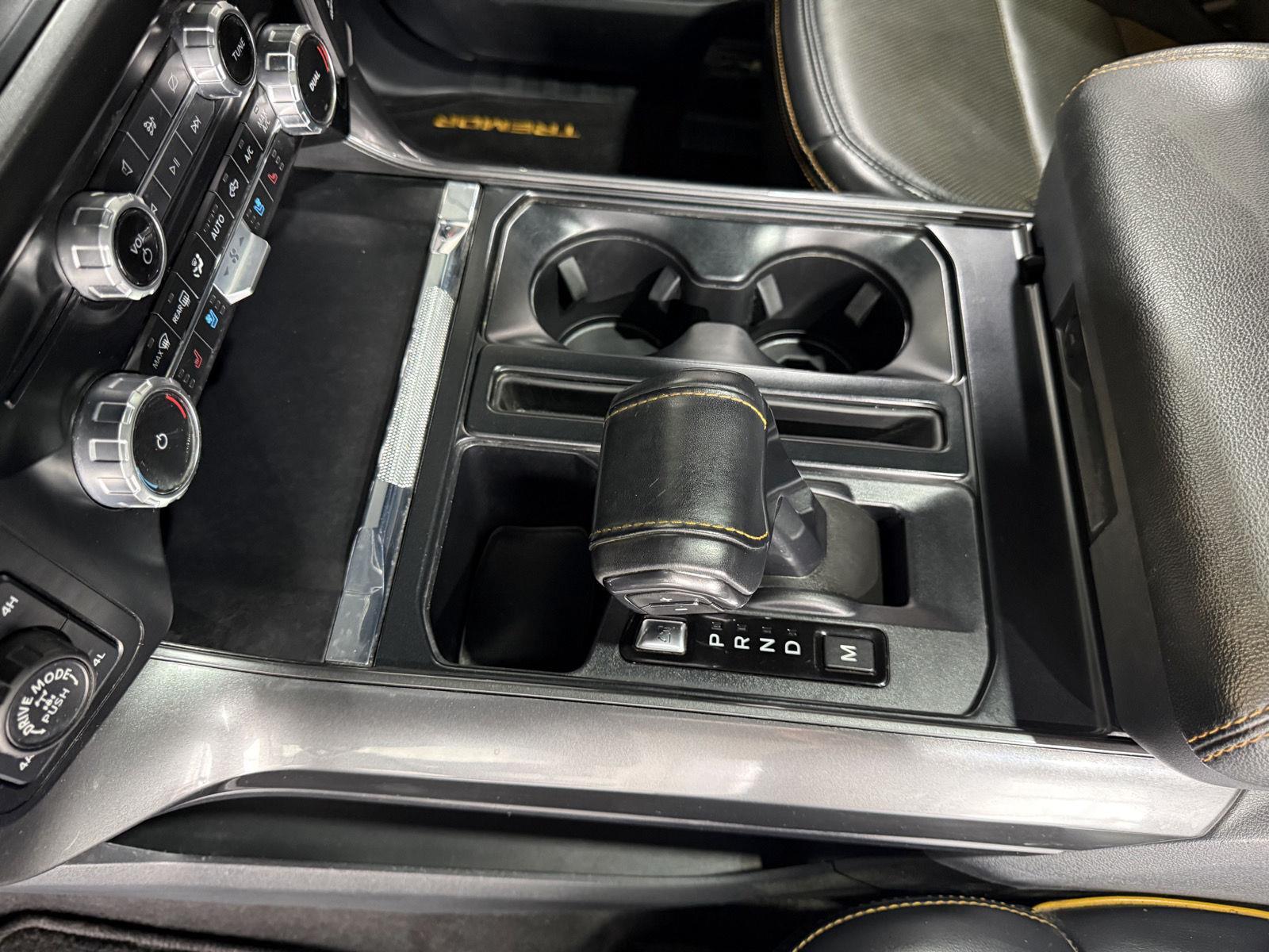 Vehicle photo 33