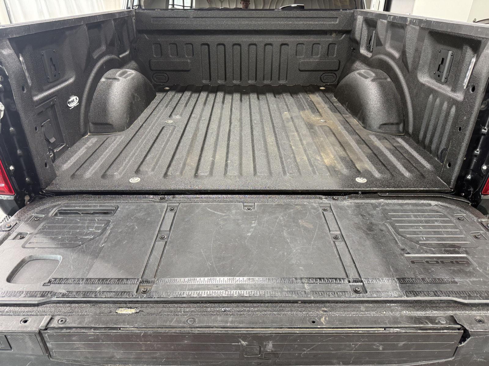 Vehicle photo 38
