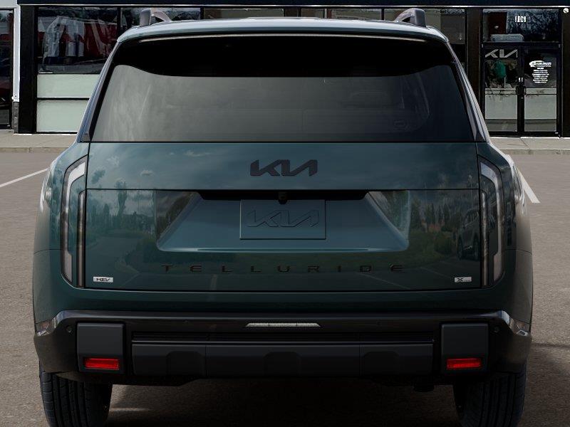 Vehicle photo 13