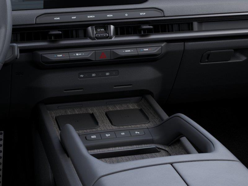 Vehicle photo 23