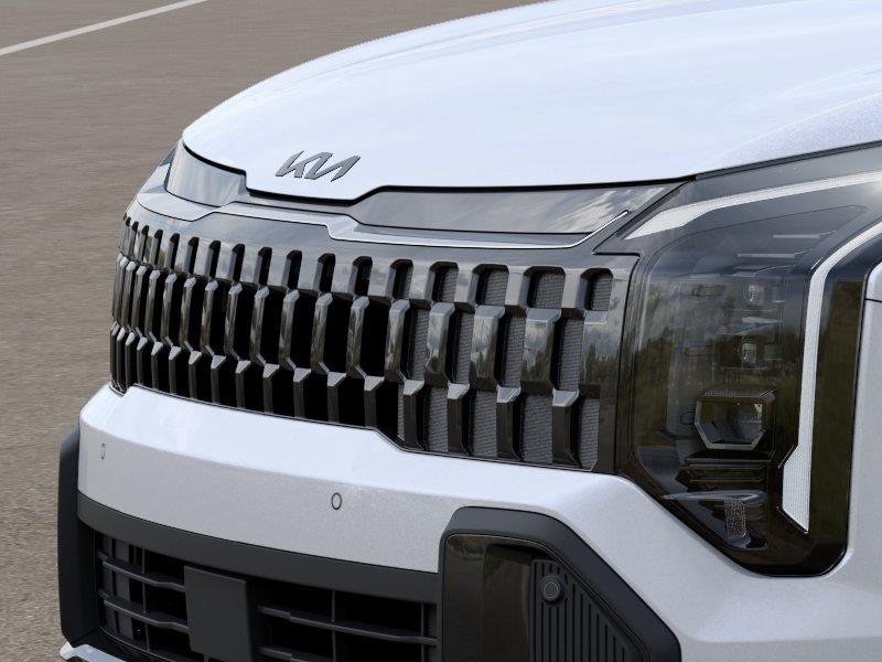 Vehicle photo 12