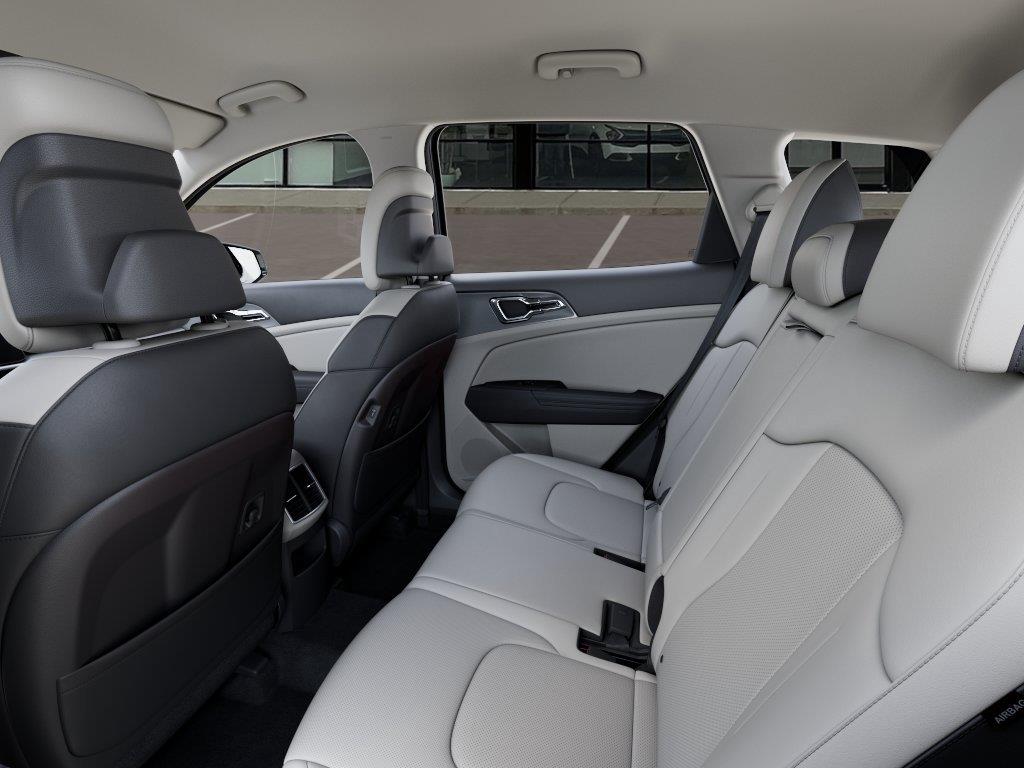 Vehicle photo 18