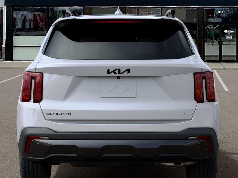 Vehicle photo 13