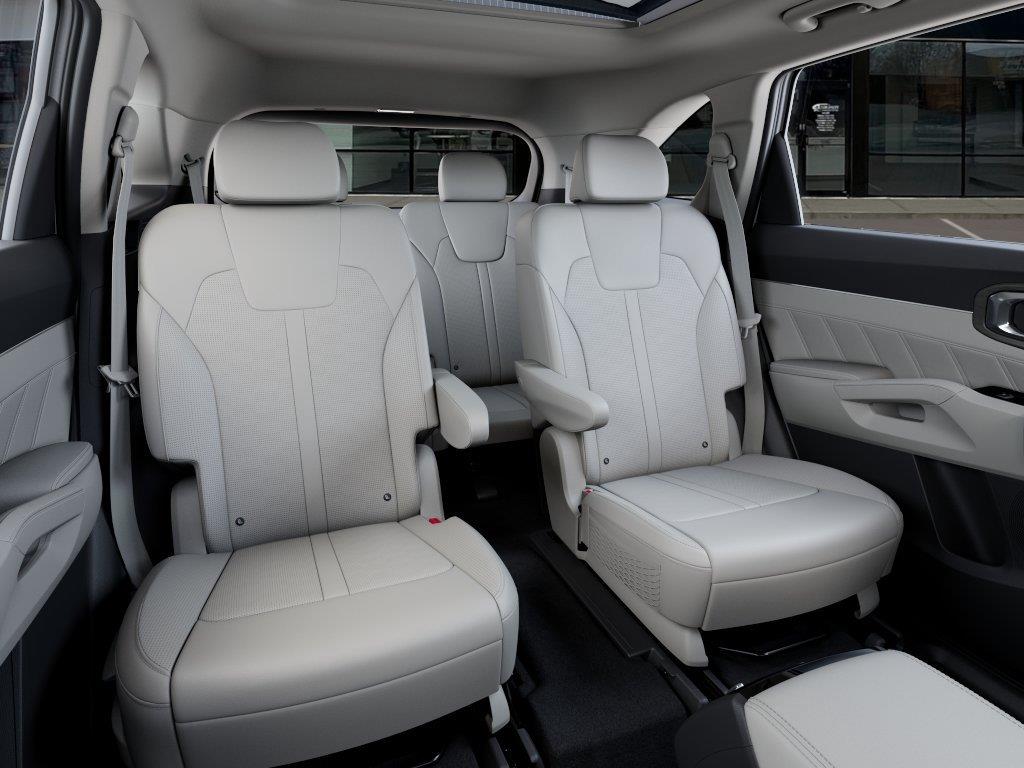 Vehicle photo 16