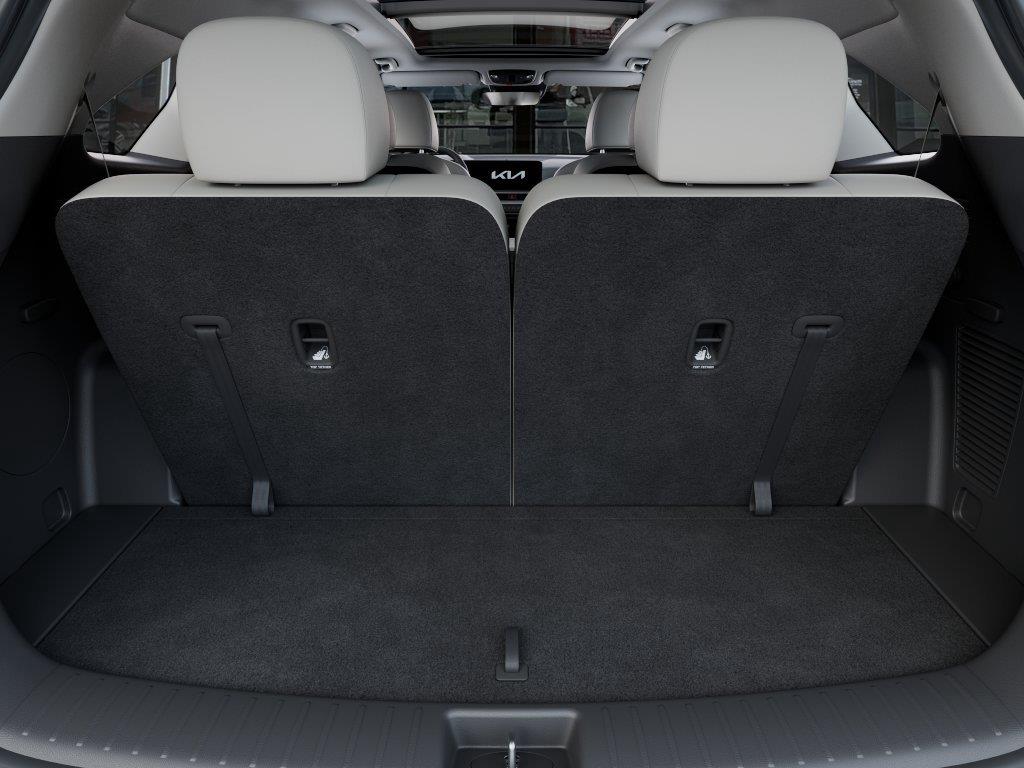 Vehicle photo 19