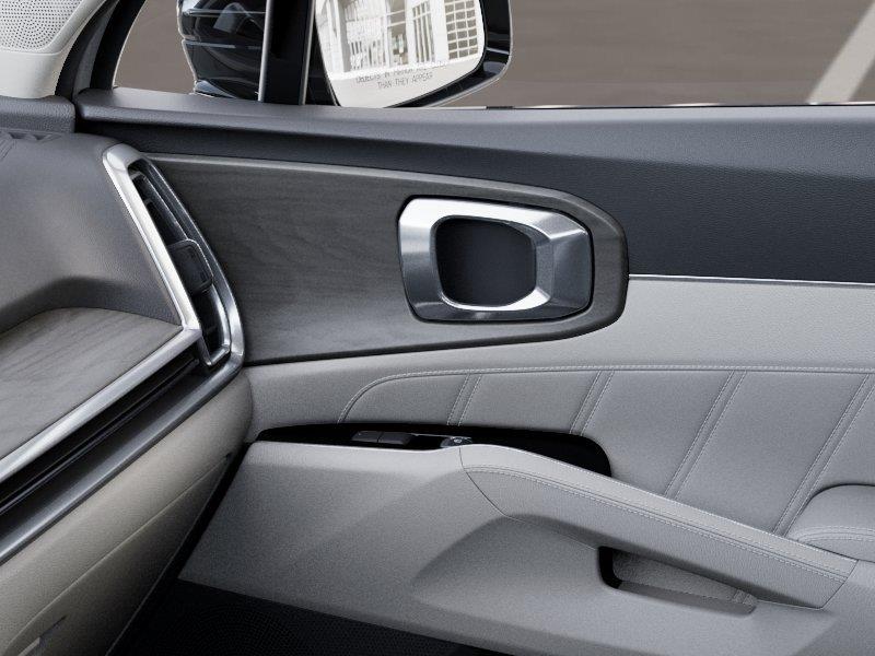 Vehicle photo 25