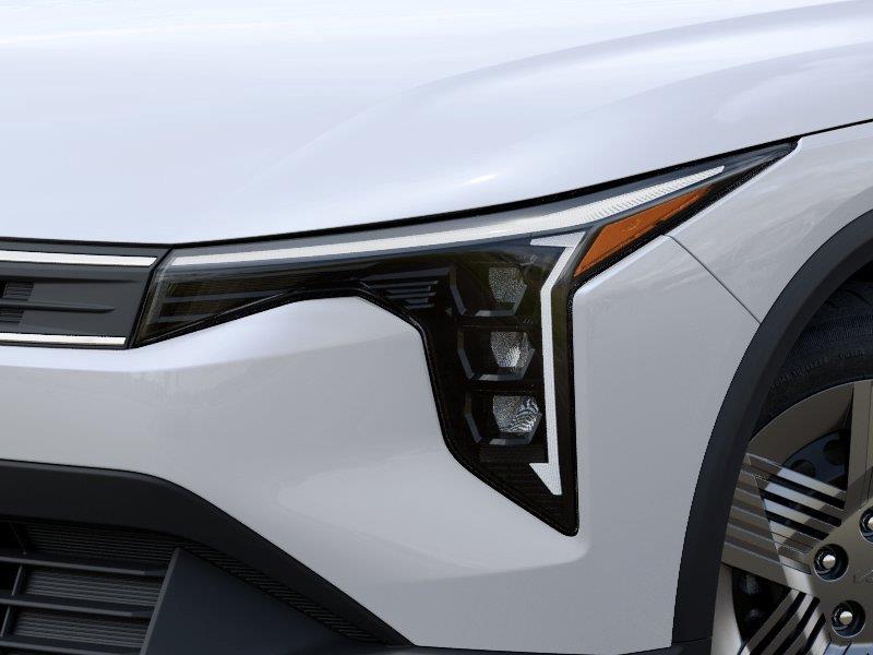 Vehicle photo 10
