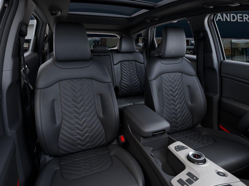 Vehicle photo 15
