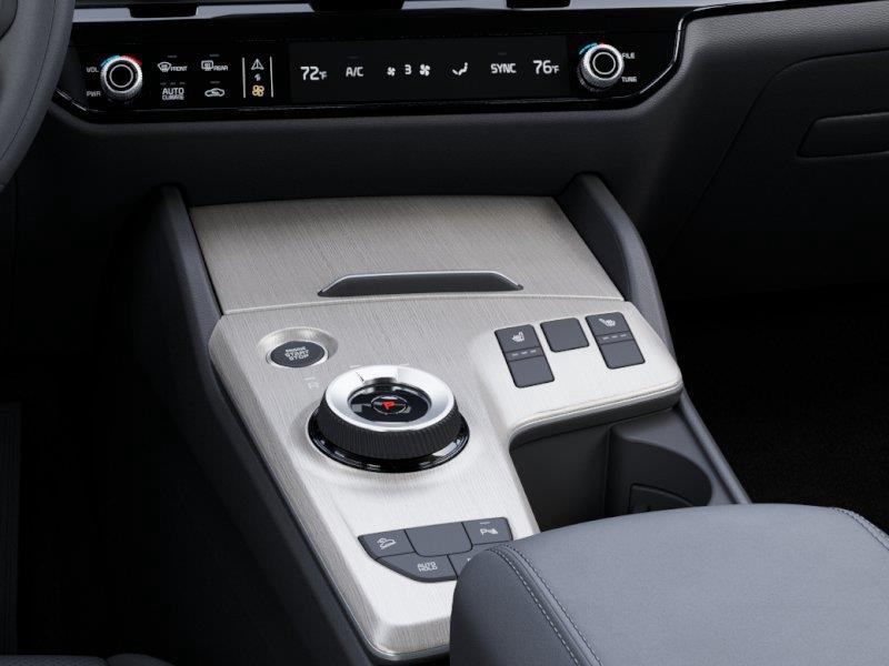 Vehicle photo 23