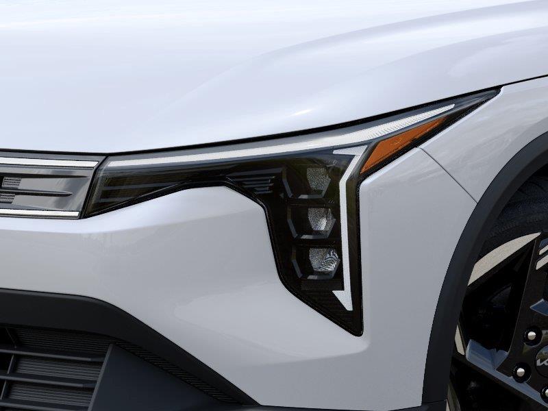 Vehicle photo 10