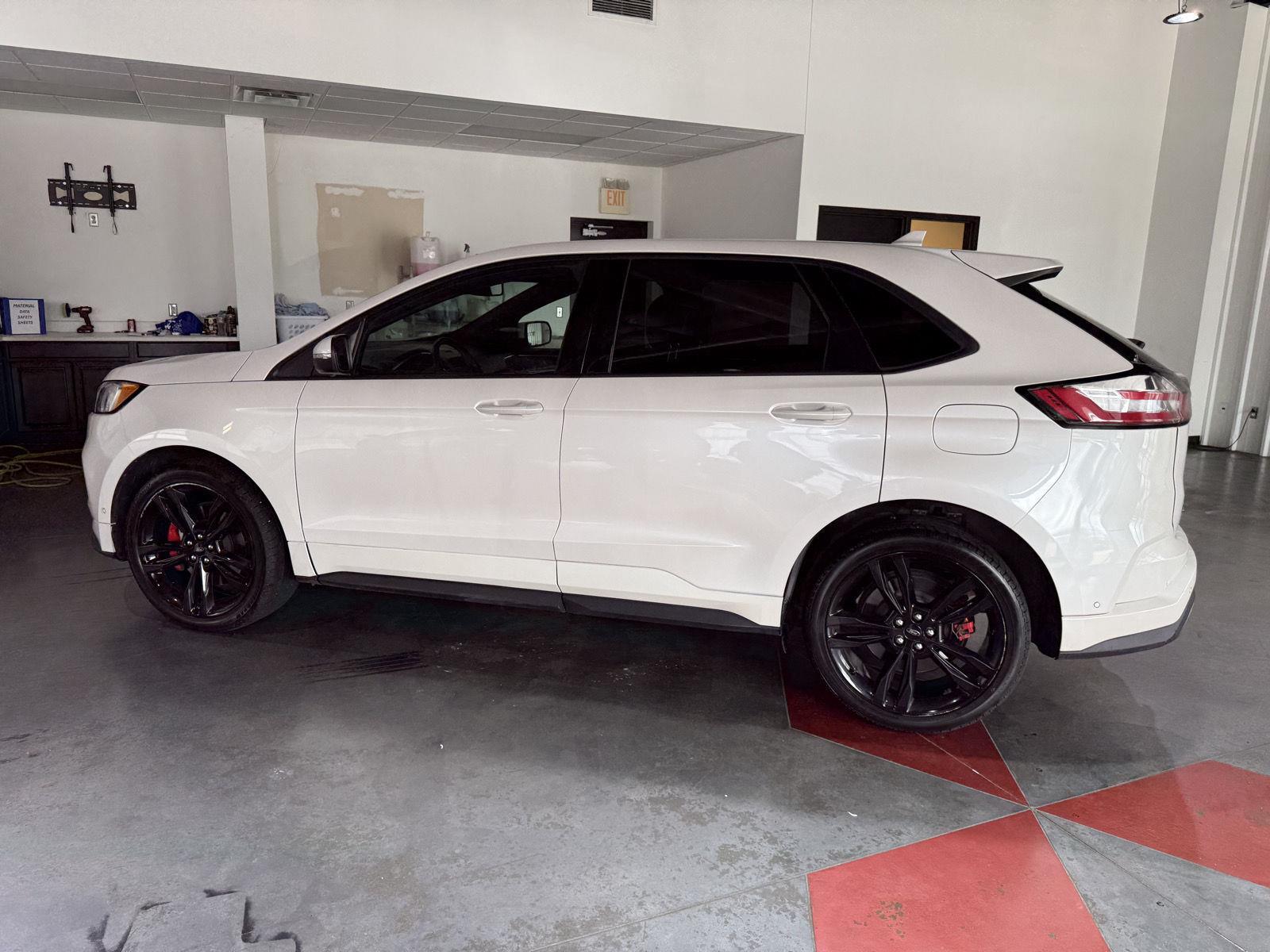 Vehicle photo 2