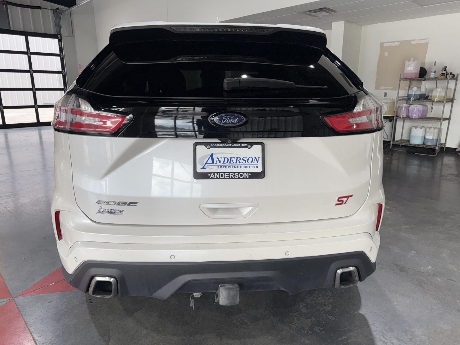 Vehicle photo 8