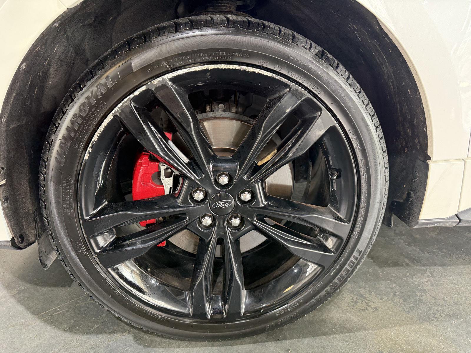 Vehicle photo 10