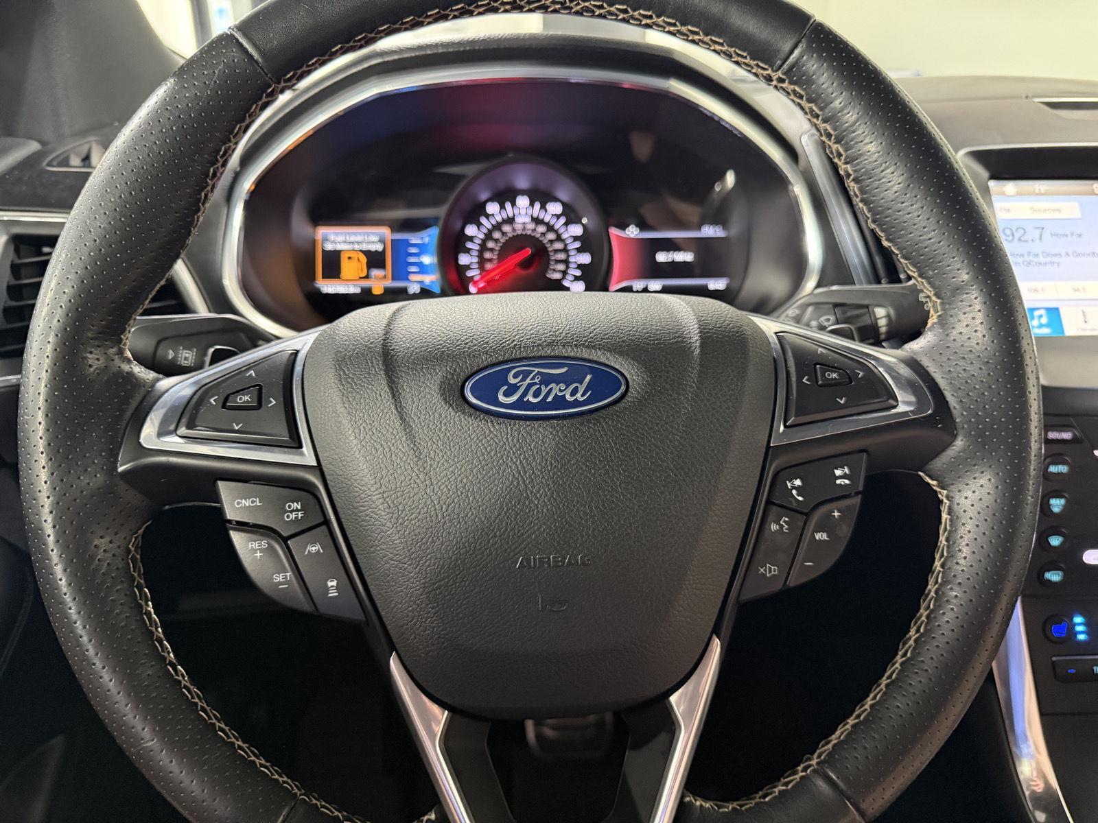 Vehicle photo 11