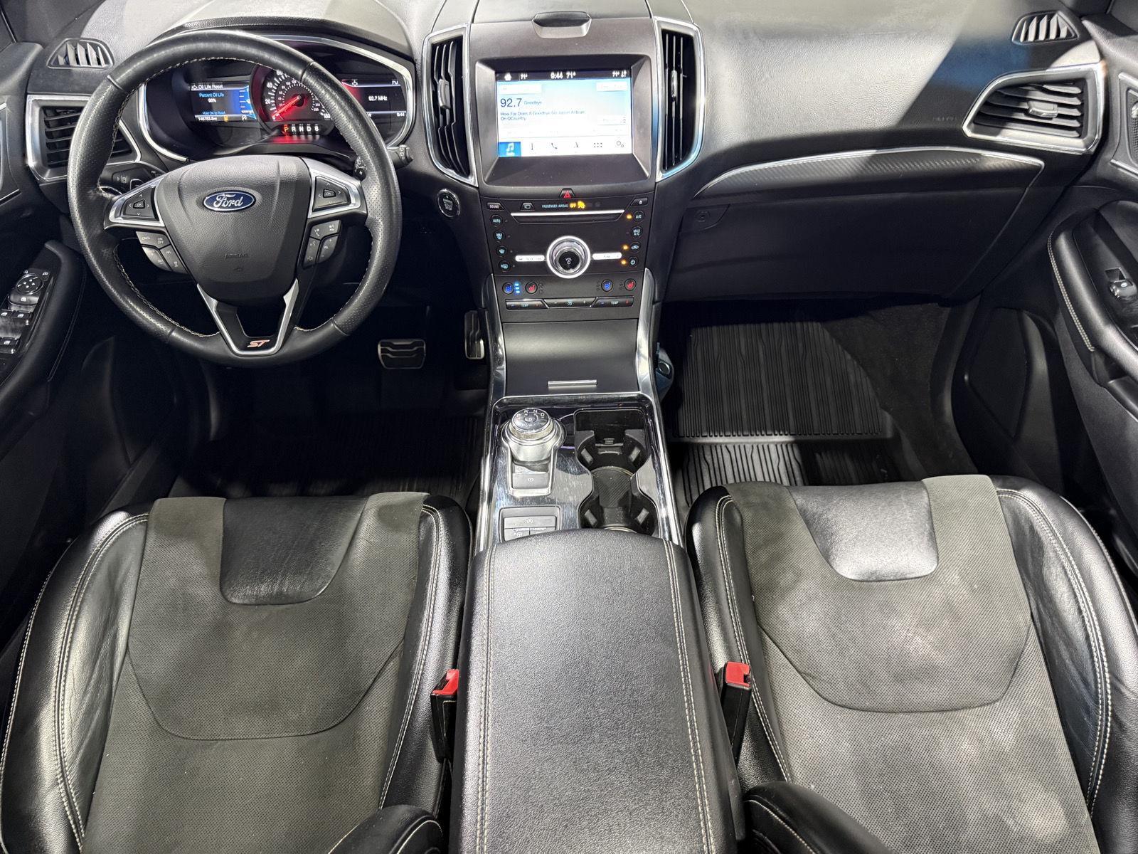 Vehicle photo 16