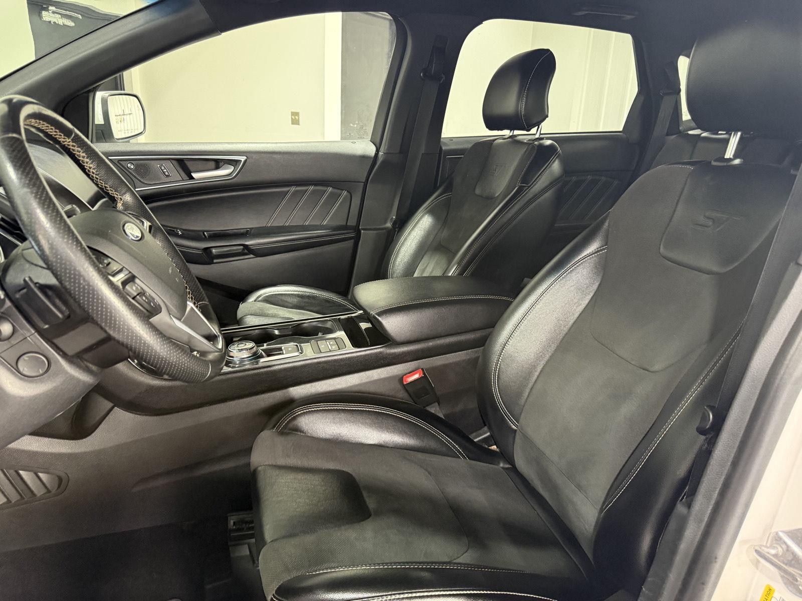 Vehicle photo 18