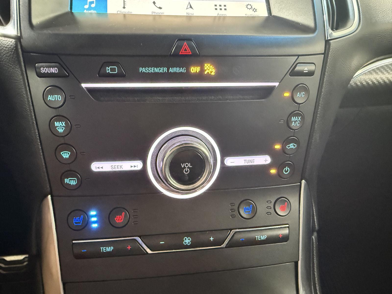 Vehicle photo 32