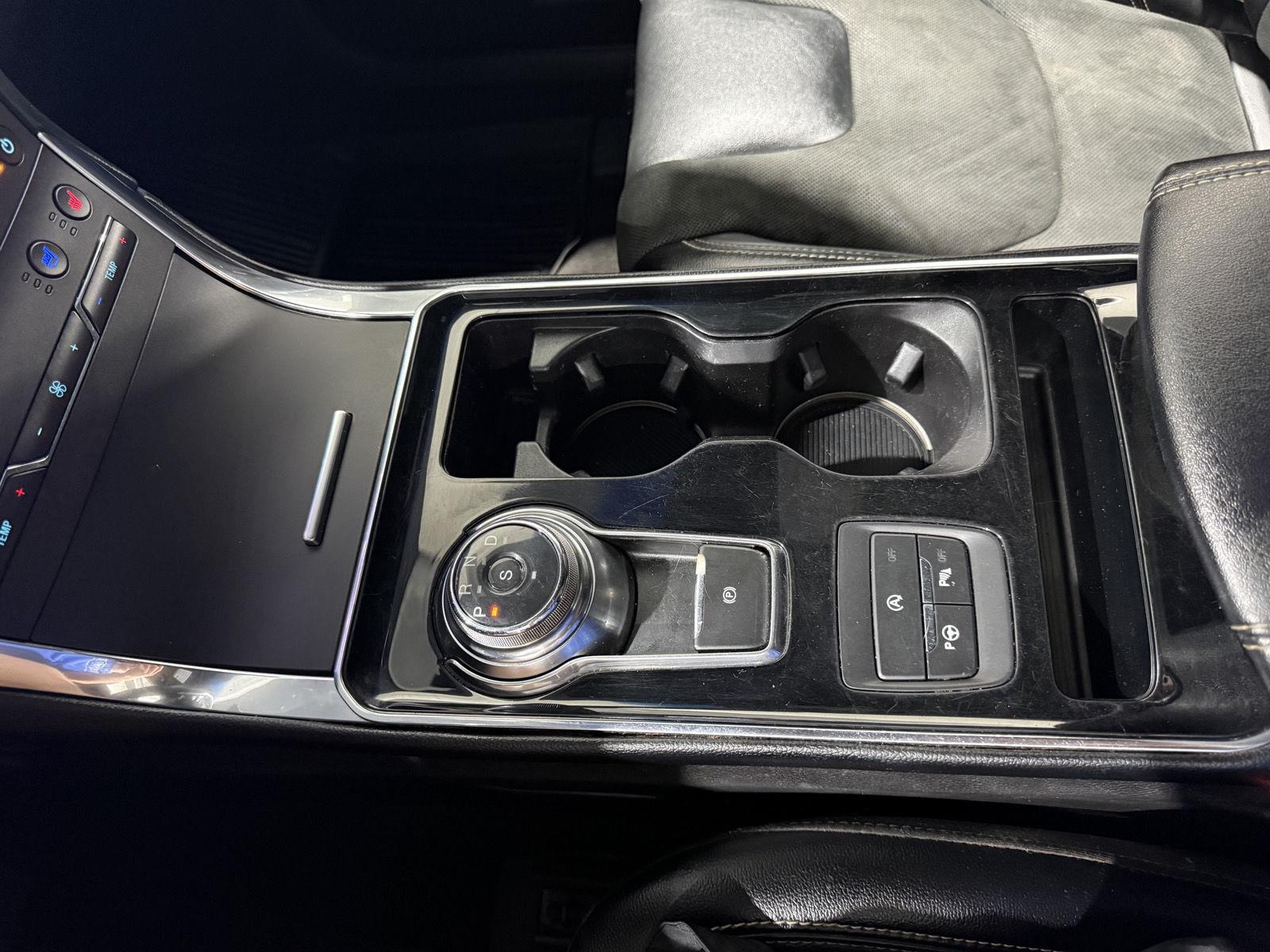Vehicle photo 33