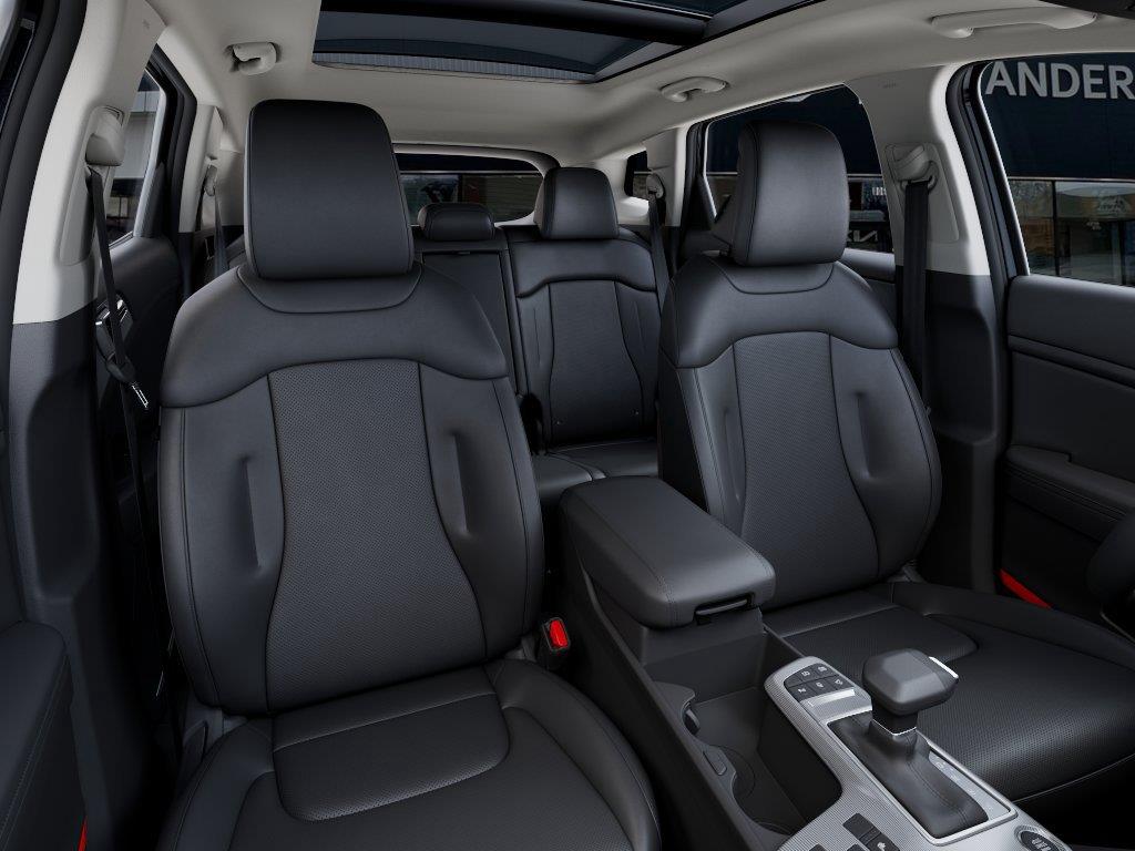 Vehicle photo 15