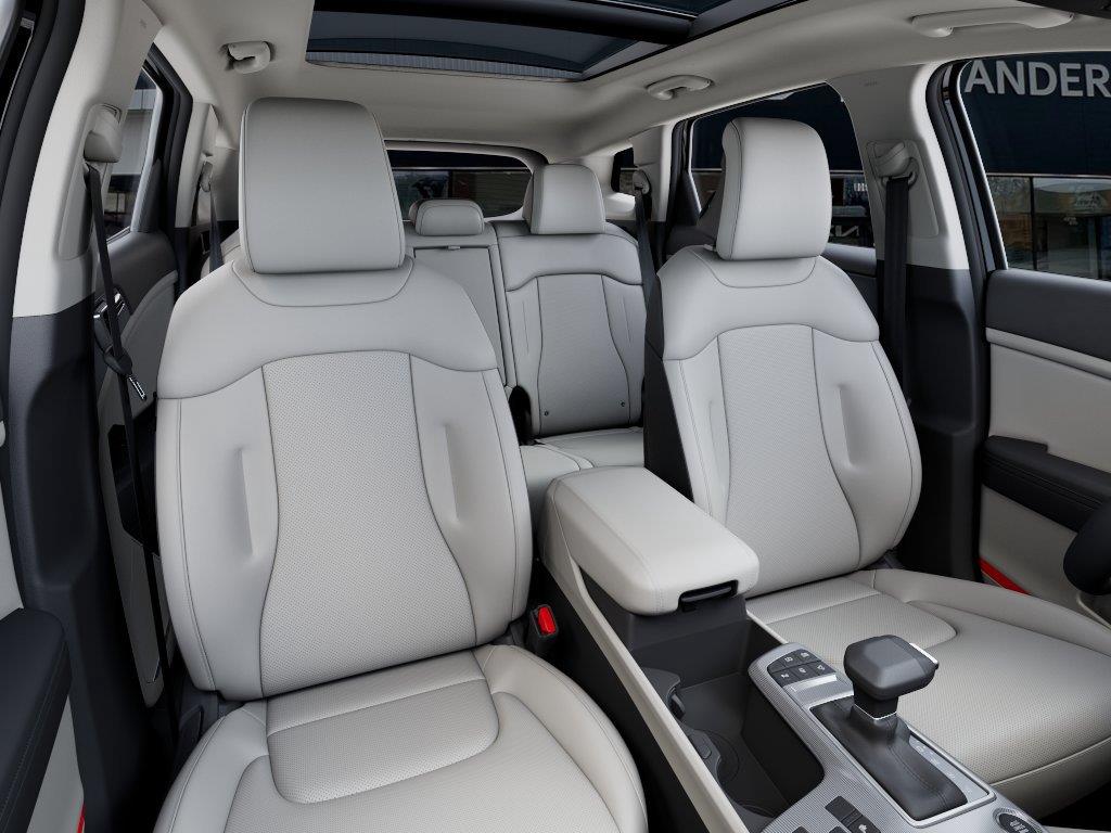Vehicle photo 15