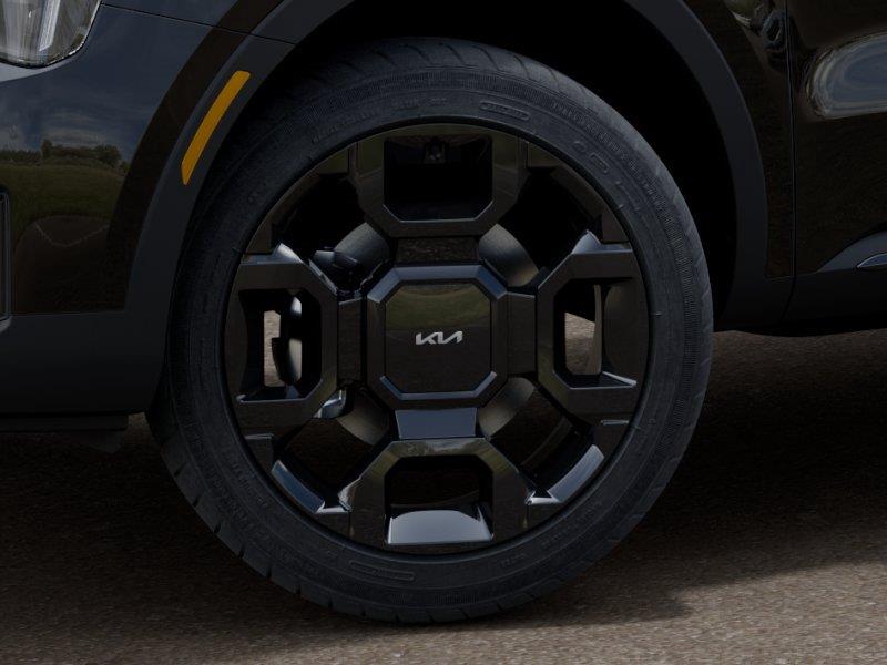 Vehicle photo 9