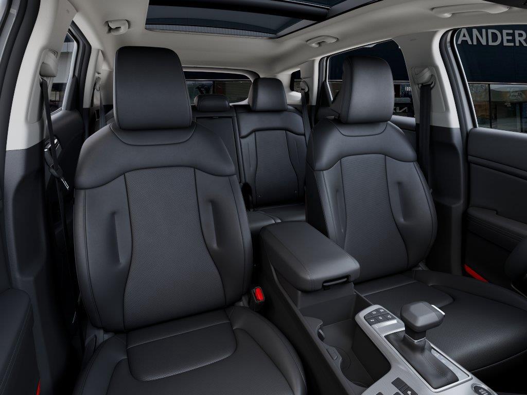 Vehicle photo 15