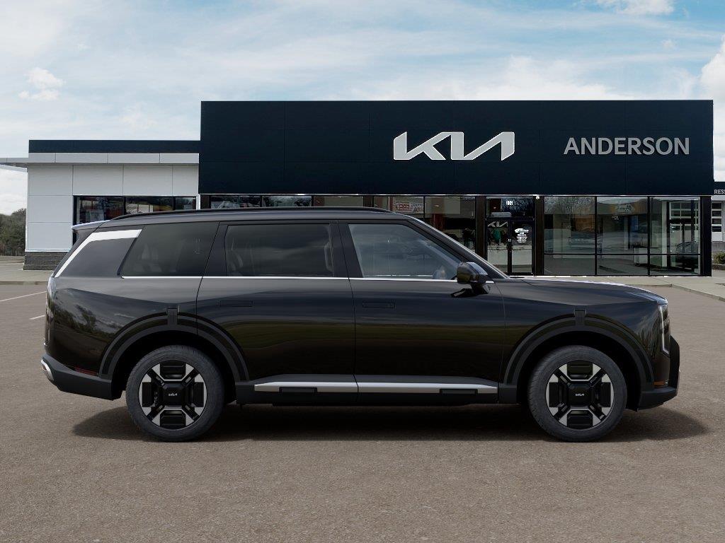 Vehicle photo 7