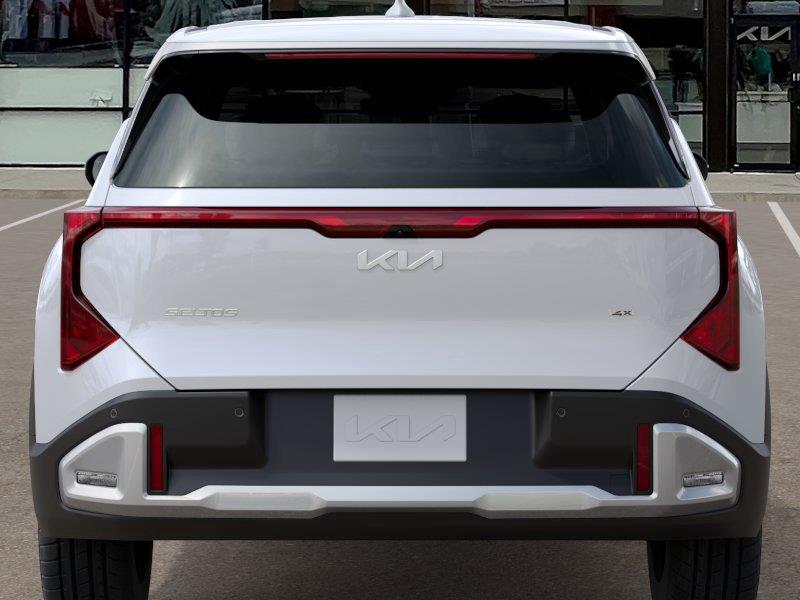 Vehicle photo 13