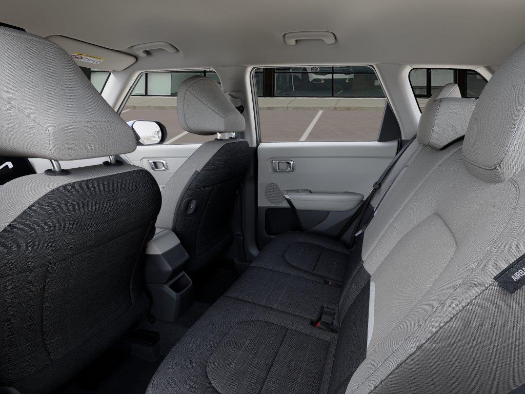 Vehicle photo 18