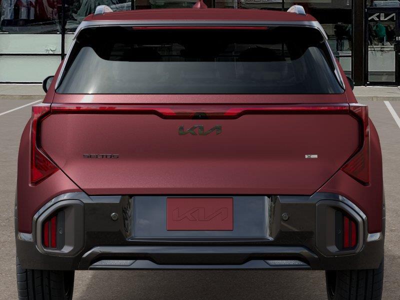 Vehicle photo 13