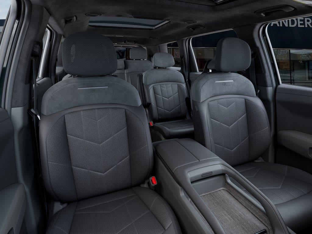 Vehicle photo 15