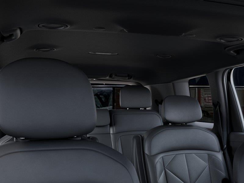 Vehicle photo 27