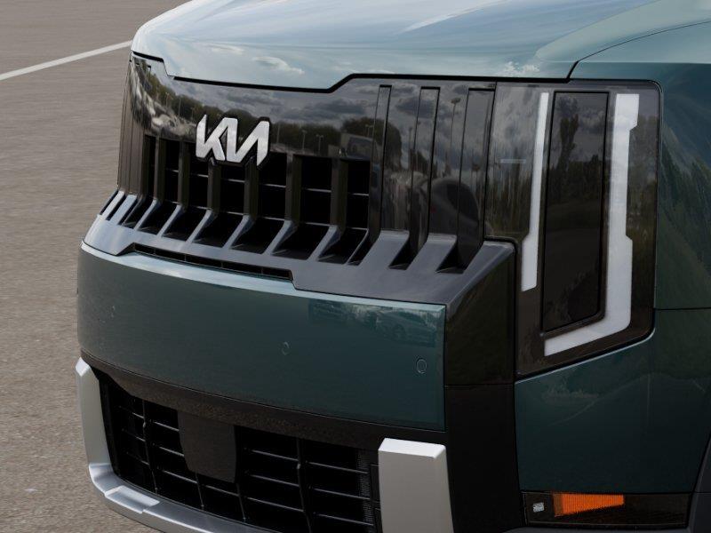 Vehicle photo 12