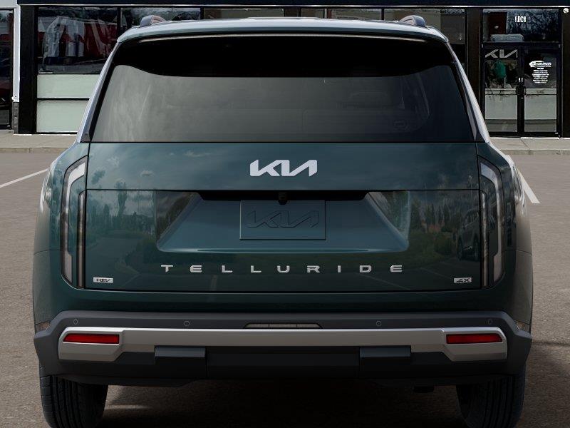 Vehicle photo 13