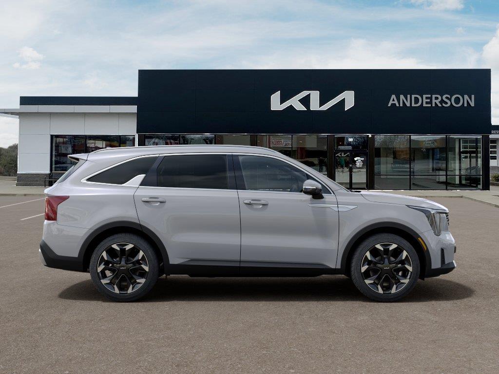 Vehicle photo 7