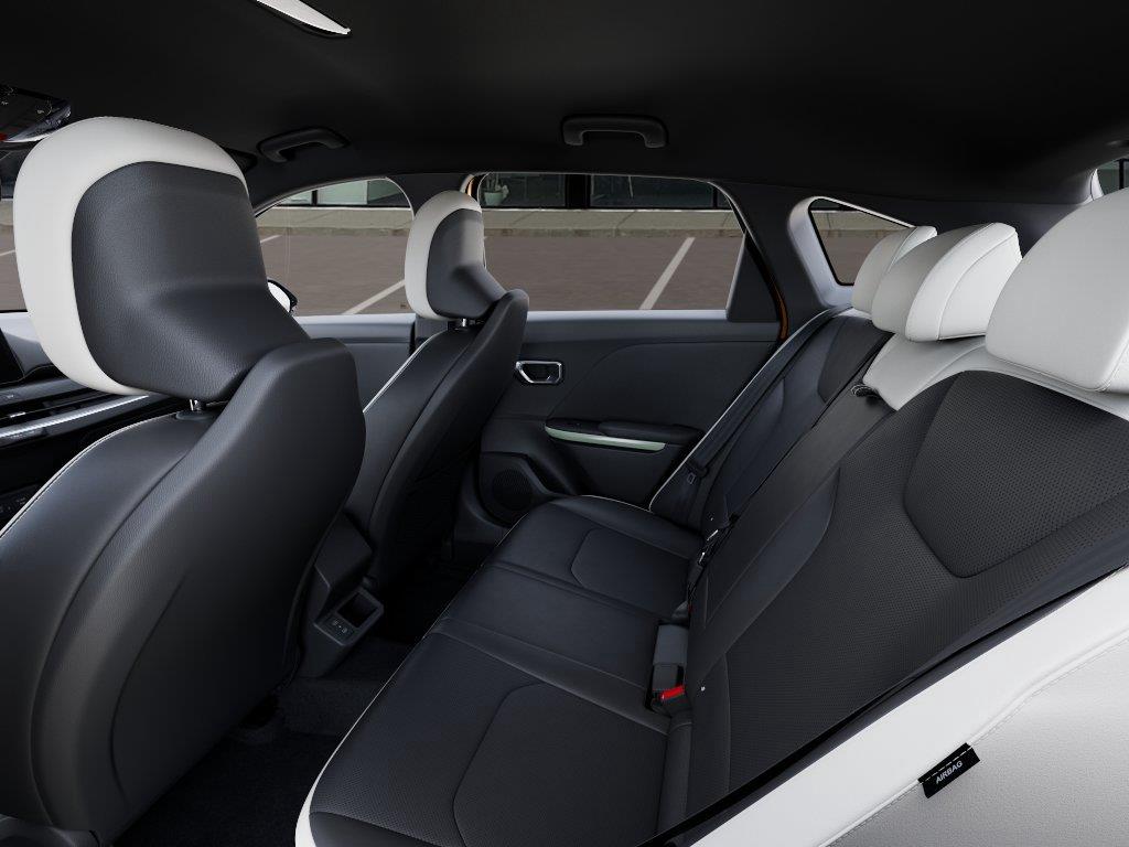 Vehicle photo 18