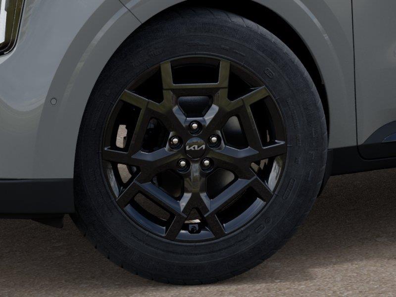 Vehicle photo 9